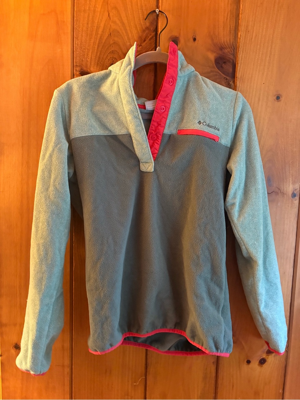 Columbia Women's Two-Tone Fleece Pullover Jacket in Light Green with Pink Trim